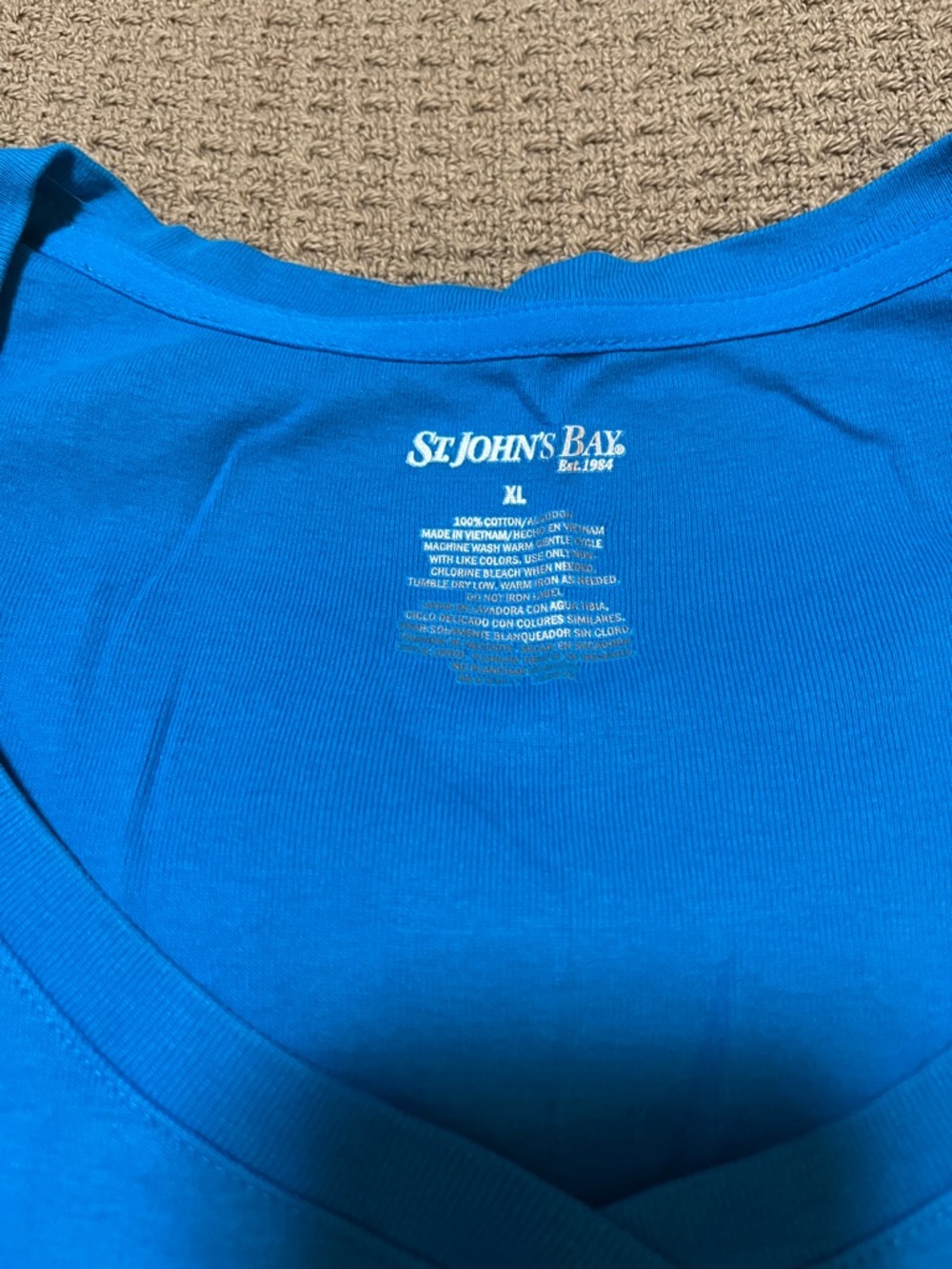 5 Women’s St. John's Bay Women's V-Neck Tees—Size XL - Picture 4 of 4